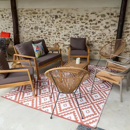 Апартаменты Gite, Playroom, Garden & Near Charly-sur-Marne
