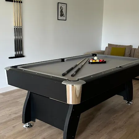 Gite, Playroom, Garden & Near Апартаменты *