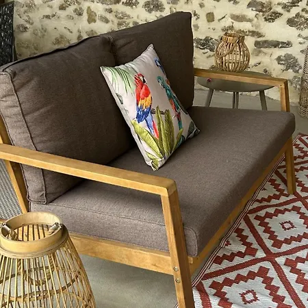 Gite, Playroom, Garden & Near Апартаменты